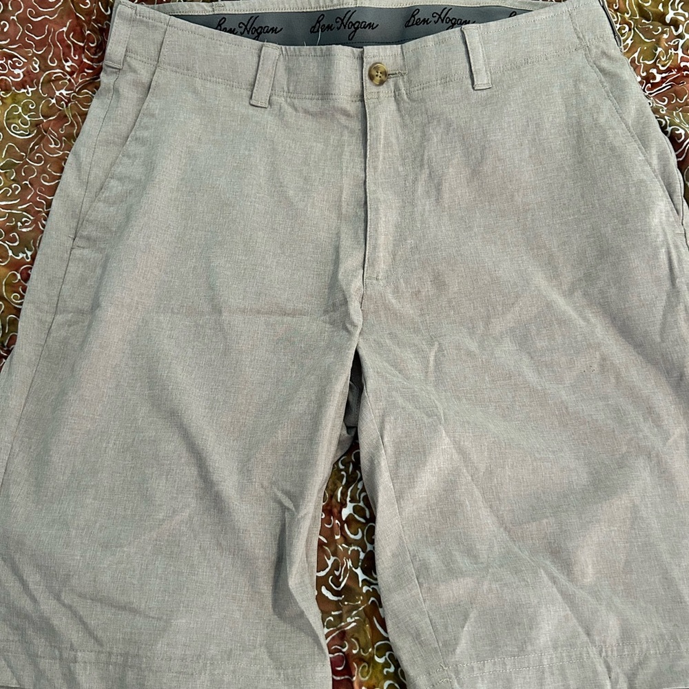 Ben Hogan Men's Golf Shorts in Light Gray